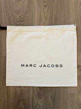 Marc Jacobs dust bag (CC488)